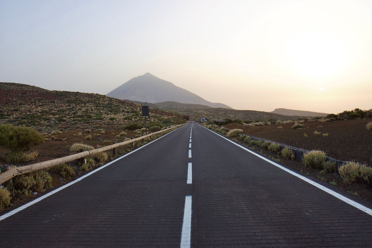 Motorradroute Teide-Vulkanrunde auf Teneriffa – Über die Wolken. Eine Straße. Dein Tag.
